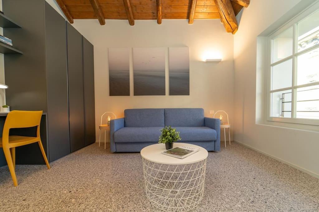 Moderno Appartamento A 200 Metri Dal Duomo Como Buitenkant foto